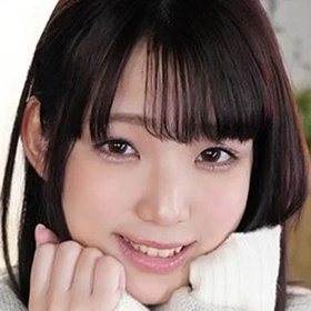 Akiyama Momoka