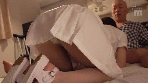 Thumbnail for MIAA-385 사랑하는 여자 친구가 정크 환자에게 전화를 받았습니다.