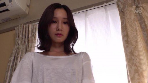 Thumbnail for SSNI-978 라디오 체조로 시작되는 아내의 게스 여름방학 AM6:25 7세 연하의 대학생과 아침부터 땀 투성이로… 코지마 미나미