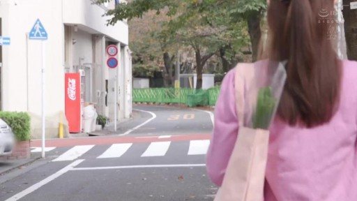 Thumbnail for MEYD-656 我實際上被我丈夫的老闆操了