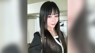 Thumbnail for FC2PPV-4559721 Trying out an extra thick dildo on a tight, shaved pussy!